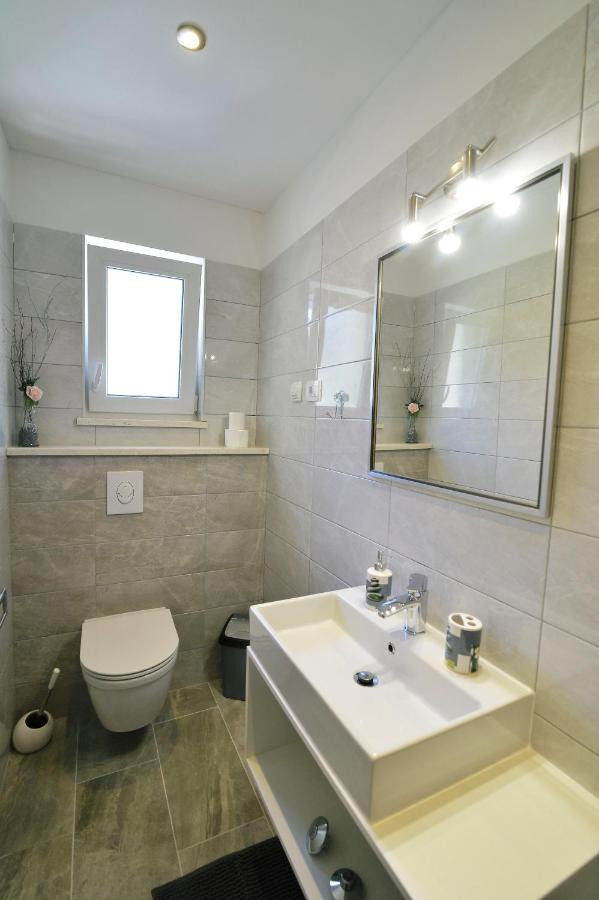 Sunny apartments Lovran - Villa Two Angels, Villa Perla, Apartment Carissima Lovran