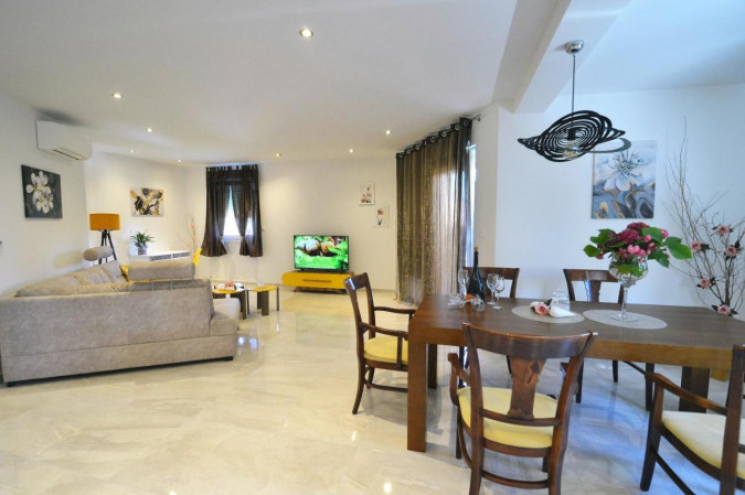 Sunny apartments Lovran - Villa Two Angels, Villa Perla, Apartment Carissima Lovran